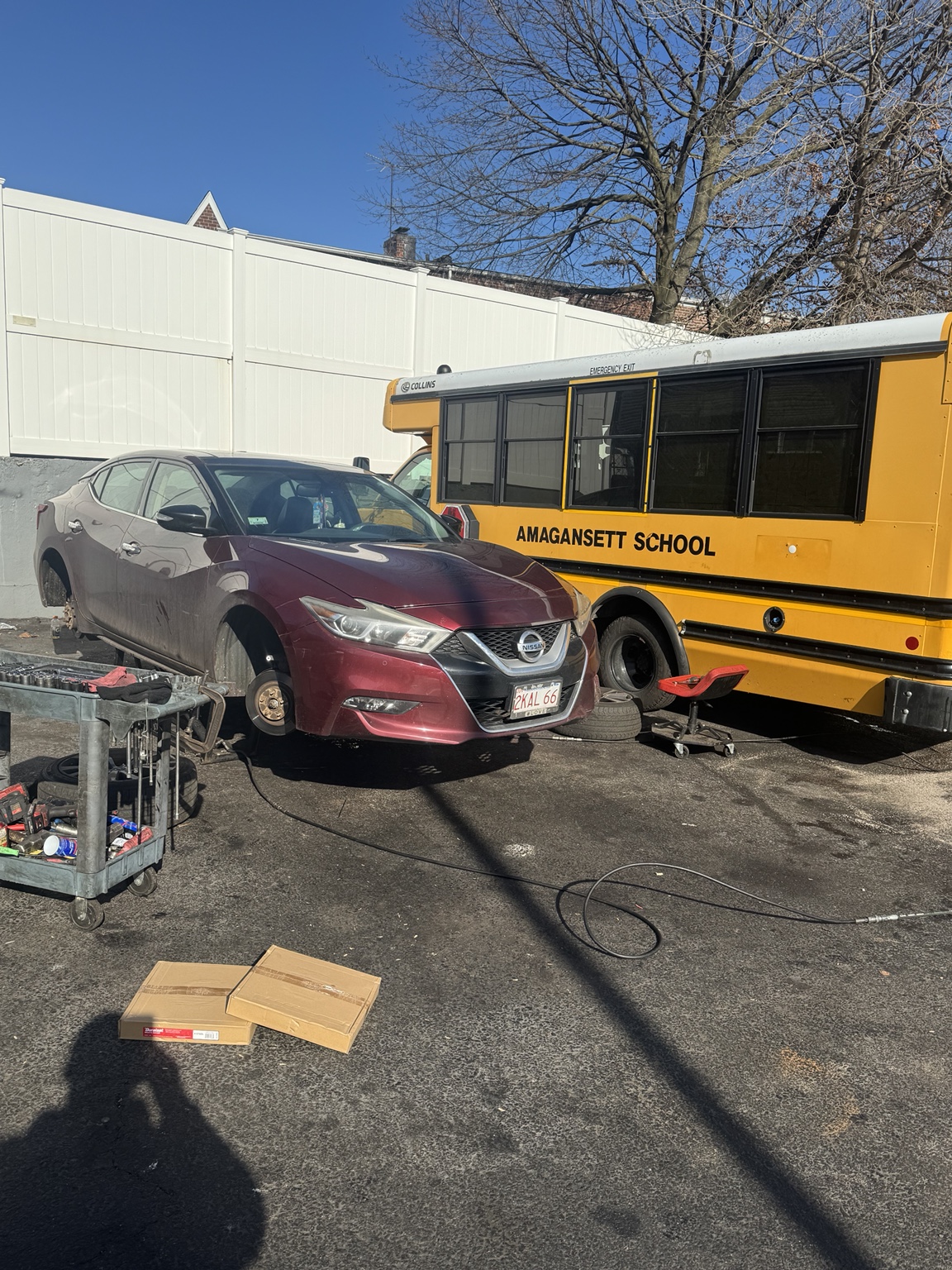 Mobile repair service on a Nissan