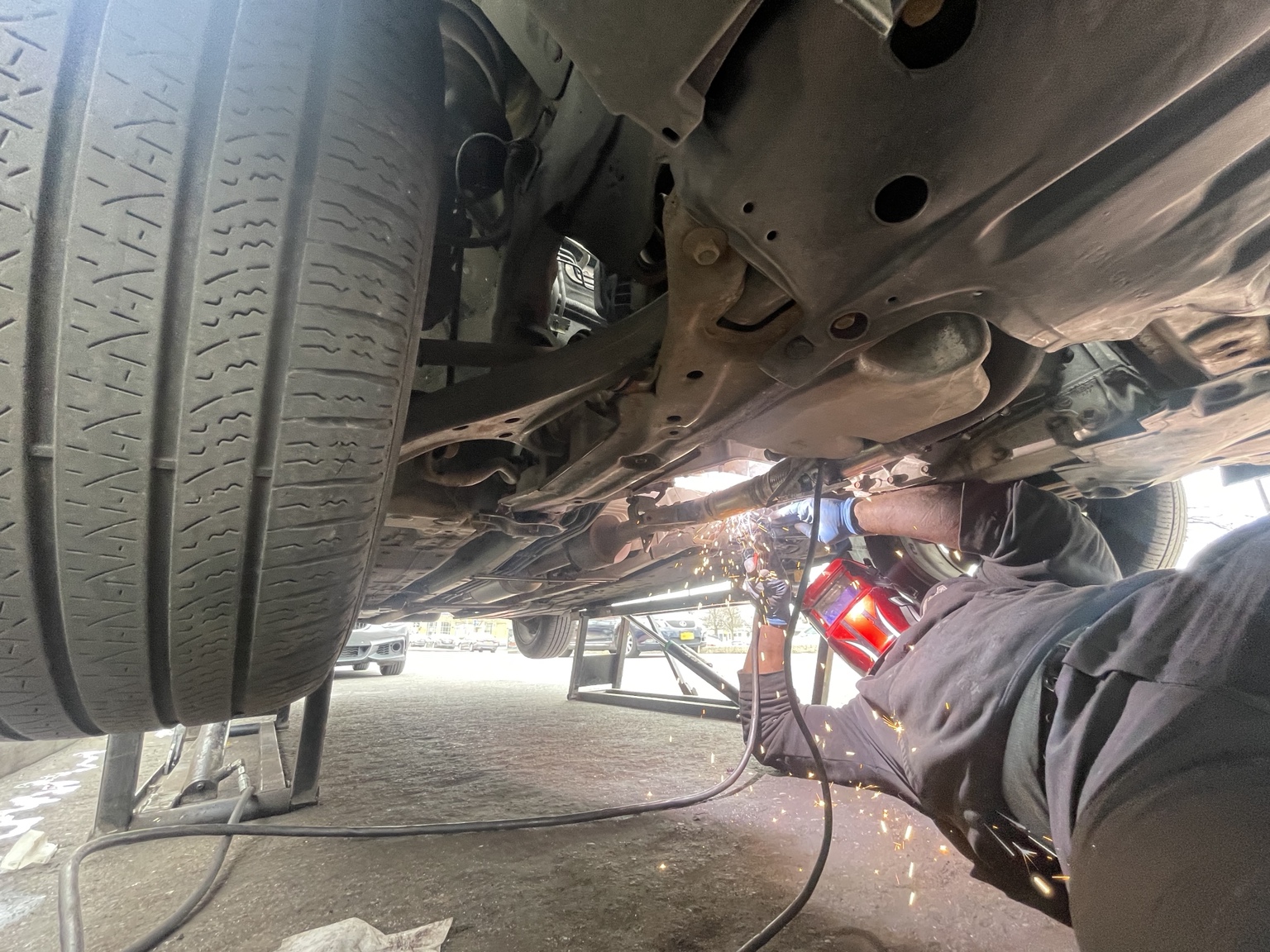 Under-car mobile auto repair